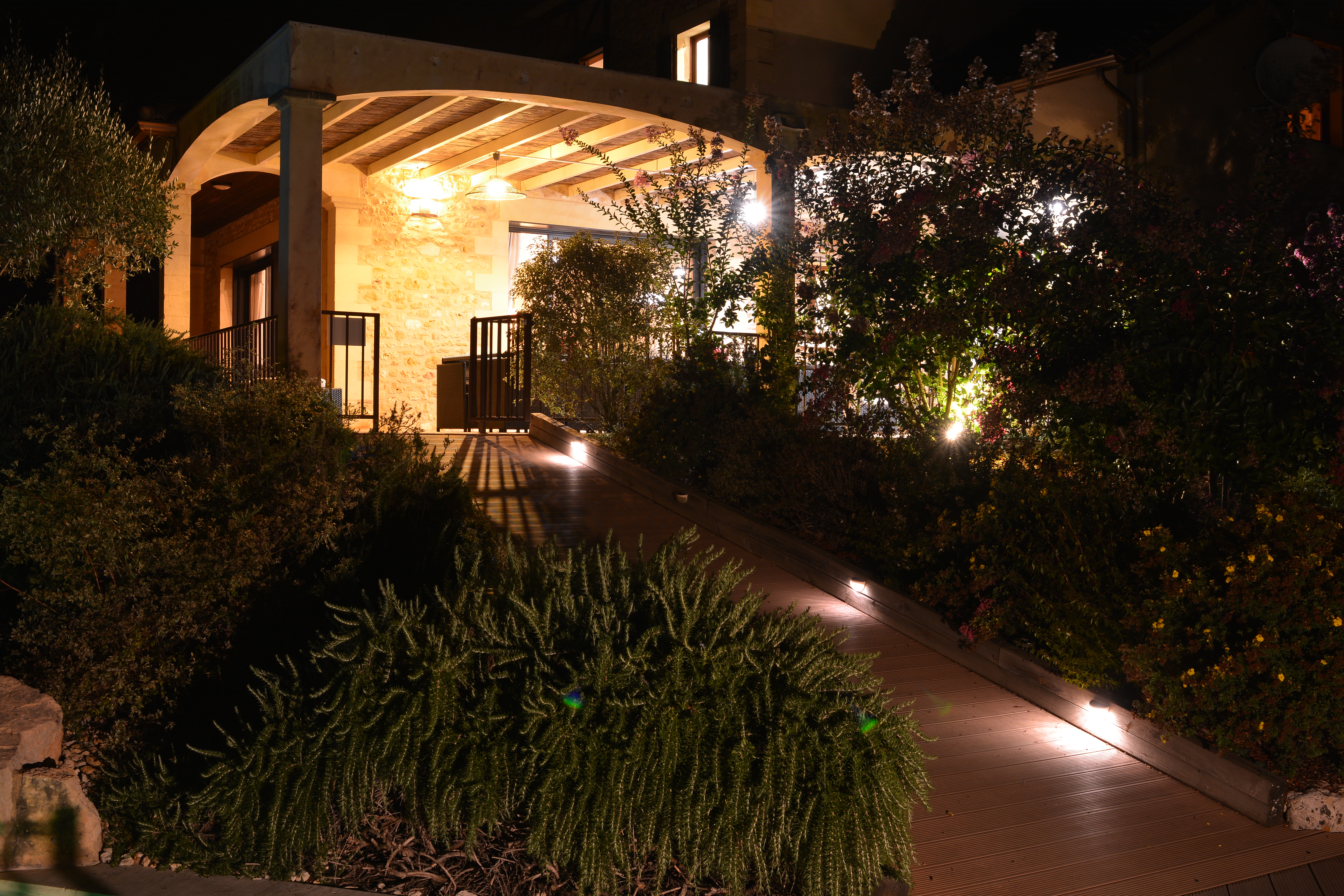 Eclairage nocturne sur la terrasse couverte